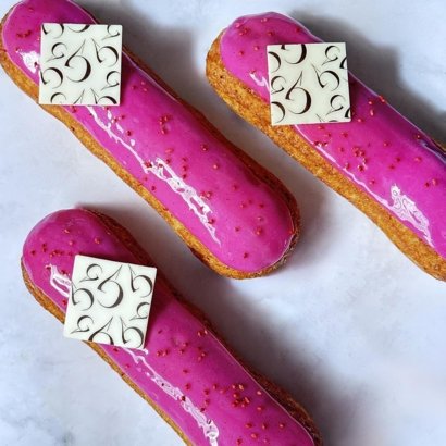 Eclair aux Fruits Rouges.